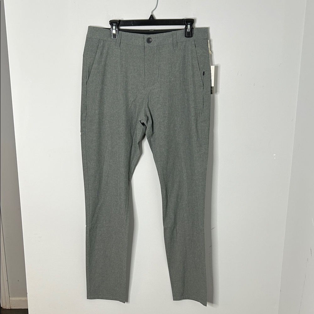 Vuori Men’s Aim Pant in Concrete Gray NWT - Picture 2 of 10